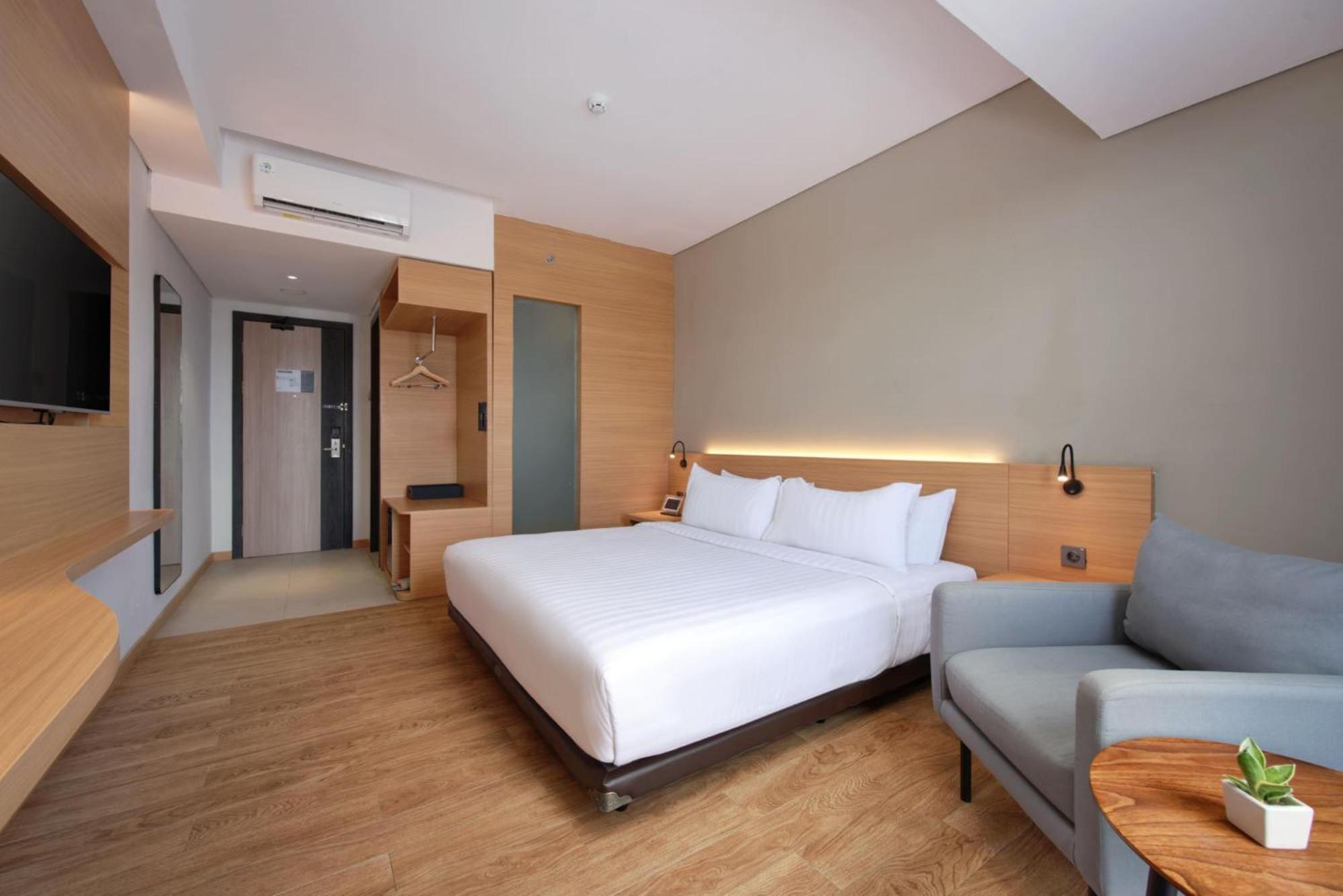 Harper Kupang By Aston Hotel Room photo